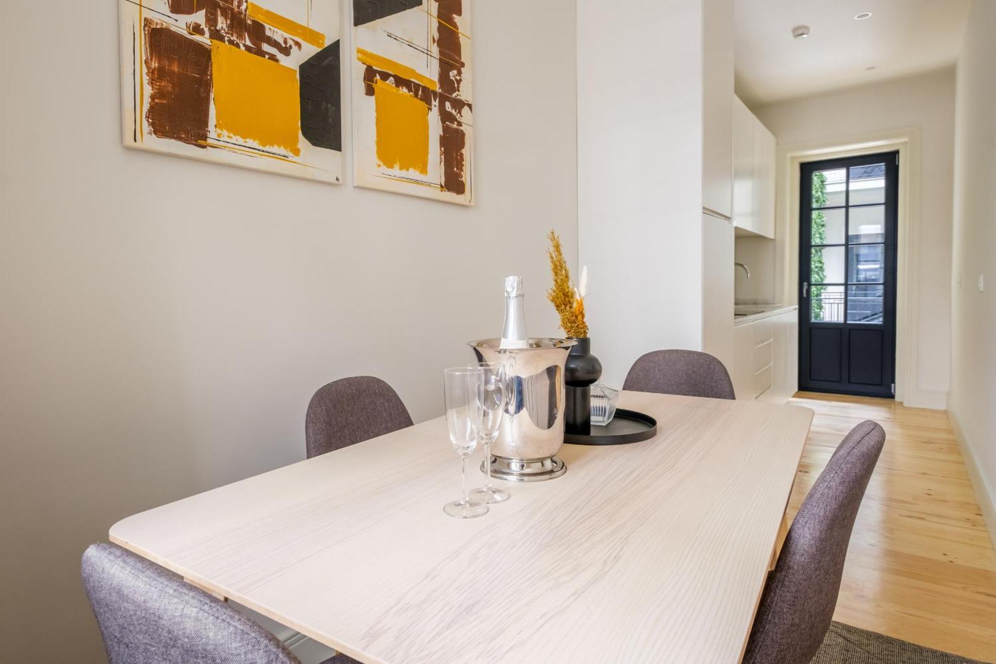 Art Deco 11 Luxury 2br Downtown Metro Ac *